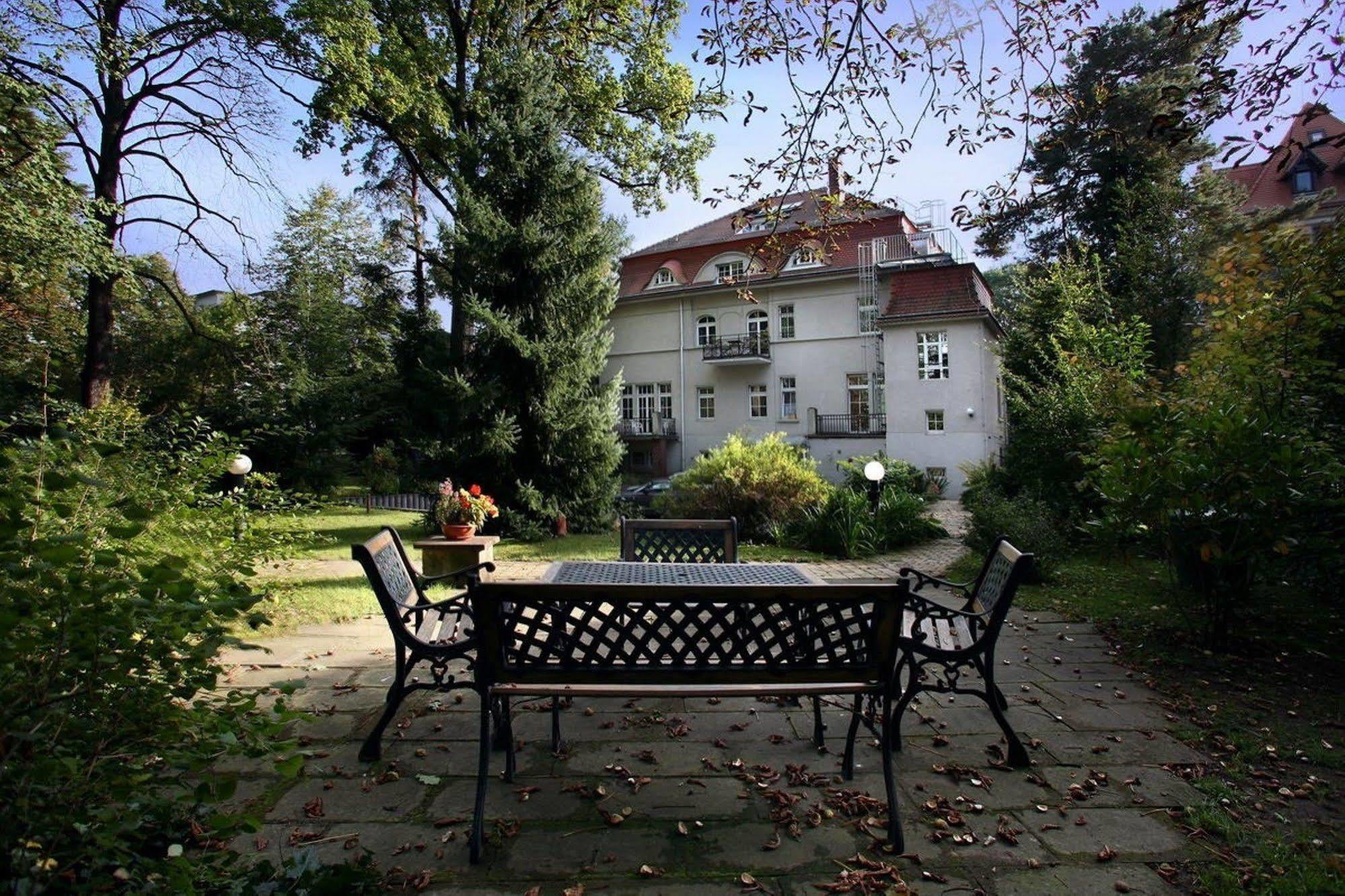 Aparthotel Villa Freisleben Dresden Buitenkant foto